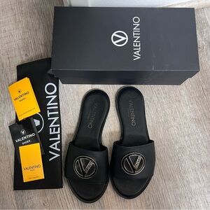 Valentino Women’s sandals Sz6